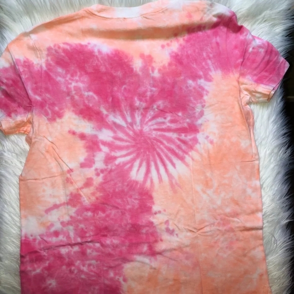 Vs pink tee - Picture 2 of 2